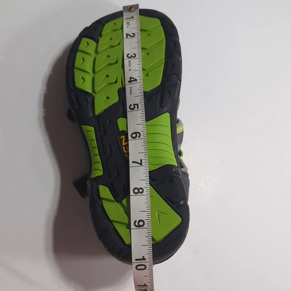 Keen Men's Closed Toe Hiking Water Sandals US Size 5 EU 37